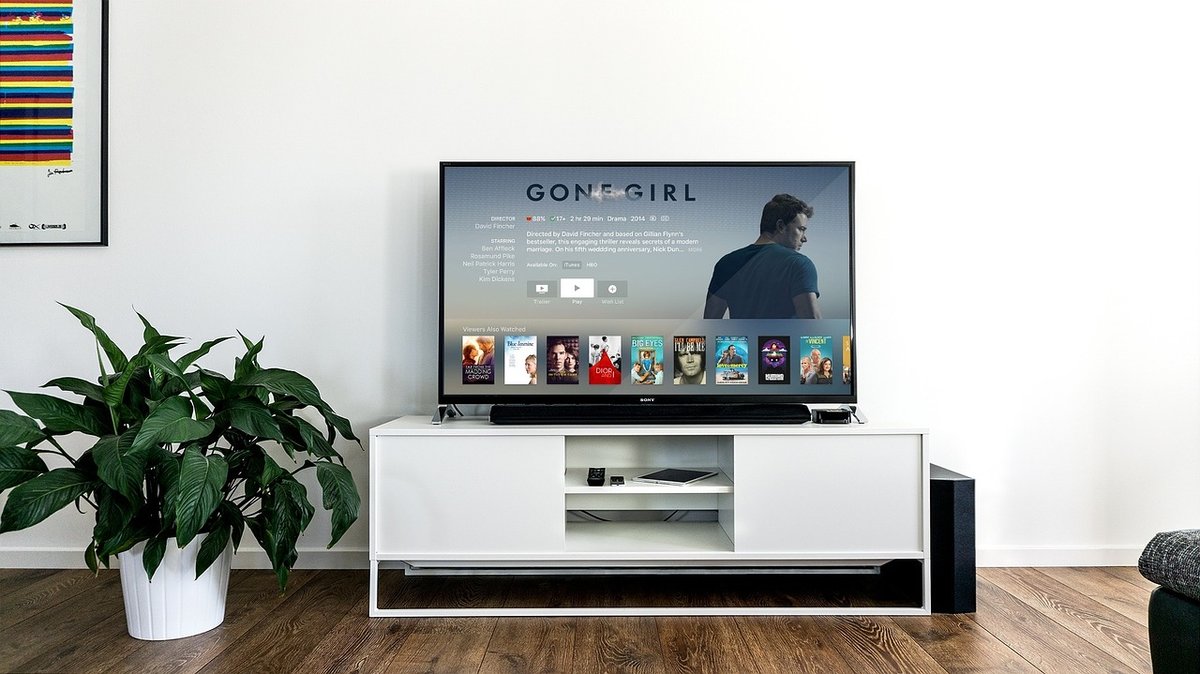 Smart-Home IPTV: Alexa, Google Home & Home Assistant (2026)